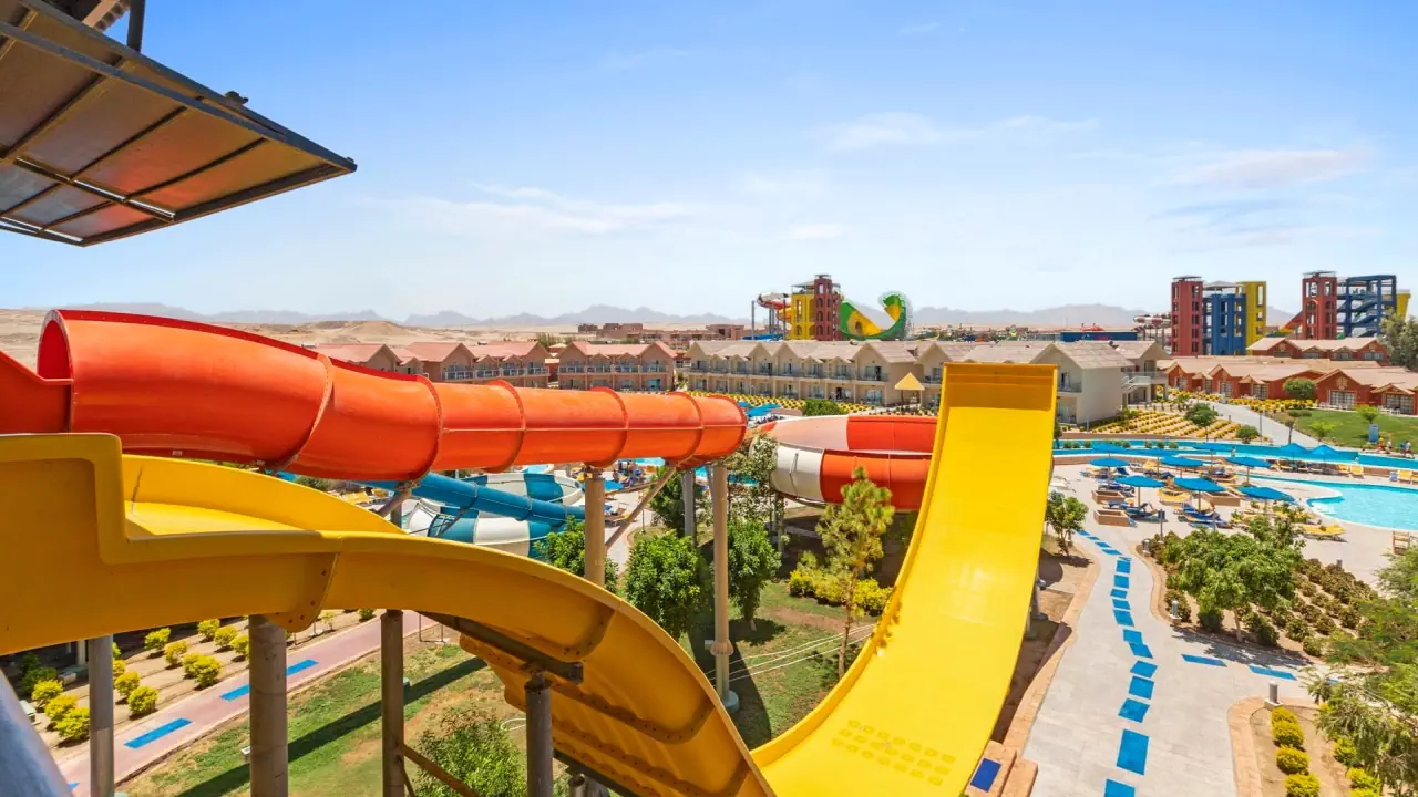 الفندق الباتروس ووتر فالي ريزورت نيفير لاند - الغردقة